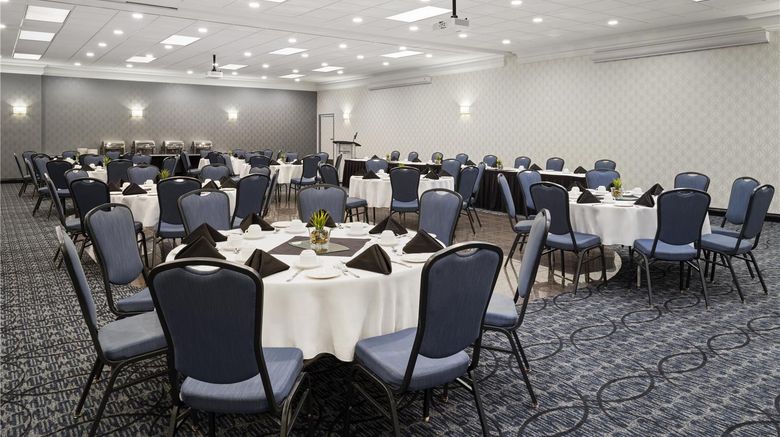 <b>Birchwood Inn, BW Premier Collection Ballroom</b>. Images powered by <a href="https://iceportal.shijigroup.com/" title="IcePortal" target="_blank">IcePortal</a>.