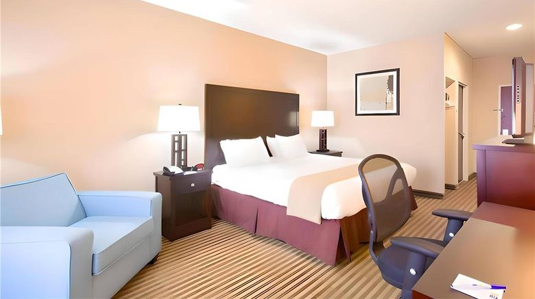<b>Pike Inn Le Roy Room</b>. Images powered by <a href="https://iceportal.shijigroup.com/" title="IcePortal" target="_blank">IcePortal</a>.