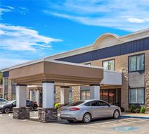 Rodeway Inn Exterior