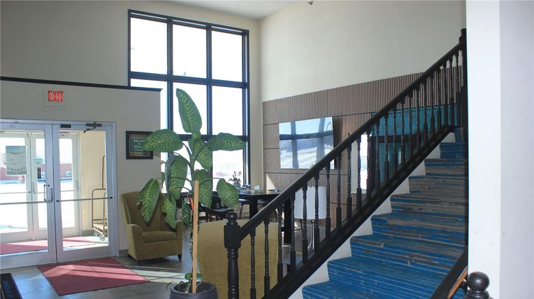 <b>Alliance Hotel and Suites Lobby</b>. Images powered by <a href="https://iceportal.shijigroup.com/" title="IcePortal" target="_blank">IcePortal</a>.
