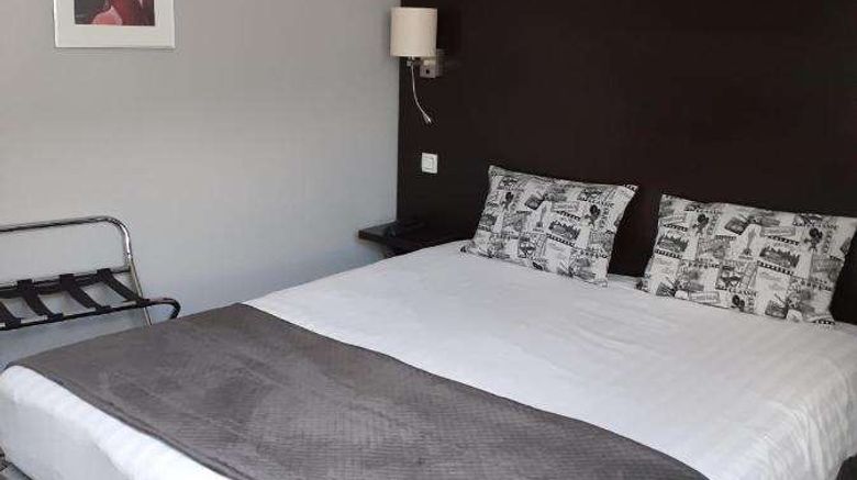 <b>Hotel le Charleston Room</b>. Images powered by <a href="https://iceportal.shijigroup.com/" title="IcePortal" target="_blank">IcePortal</a>.