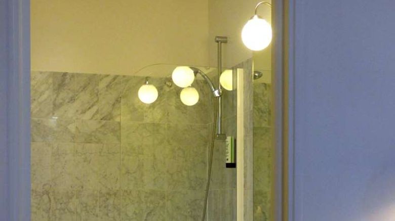 <b>Hotel la Tonnellerie Room</b>. Images powered by <a href="https://iceportal.shijigroup.com/" title="IcePortal" target="_blank">IcePortal</a>.