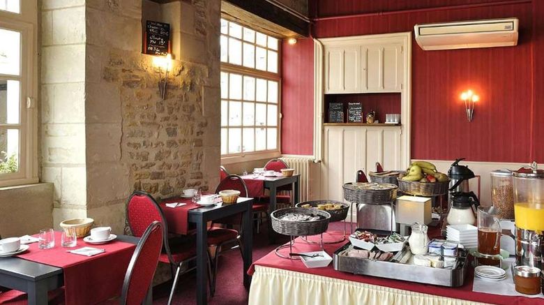 <b>Hotel Le Puits Dore Restaurant</b>. Images powered by <a href="https://iceportal.shijigroup.com/" title="IcePortal" target="_blank">IcePortal</a>.