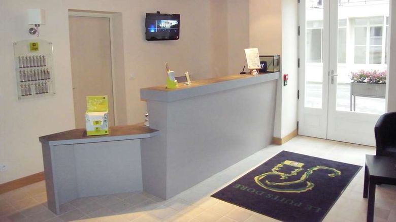 <b>Hotel Le Puits Dore Lobby</b>. Images powered by <a href="https://iceportal.shijigroup.com/" title="IcePortal" target="_blank">IcePortal</a>.