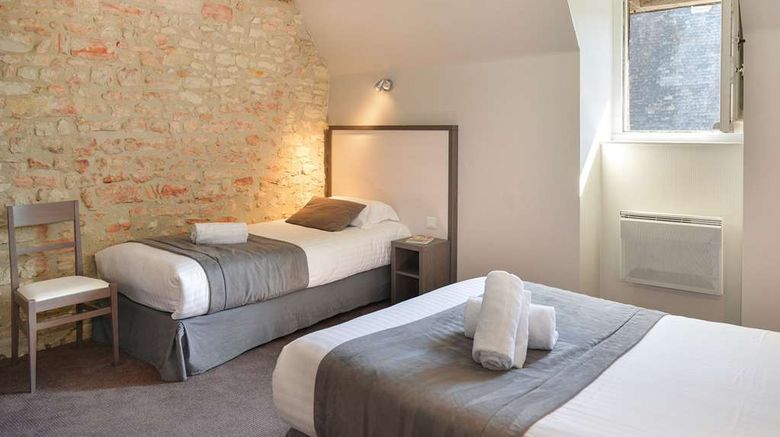 <b>Hotel Le Puits Dore Room</b>. Images powered by <a href="https://iceportal.shijigroup.com/" title="IcePortal" target="_blank">IcePortal</a>.