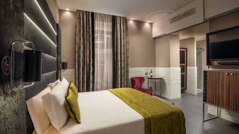 <b>Rome Glam Hotel Room</b>. Images powered by <a href="https://iceportal.shijigroup.com/" title="IcePortal" target="_blank">IcePortal</a>.