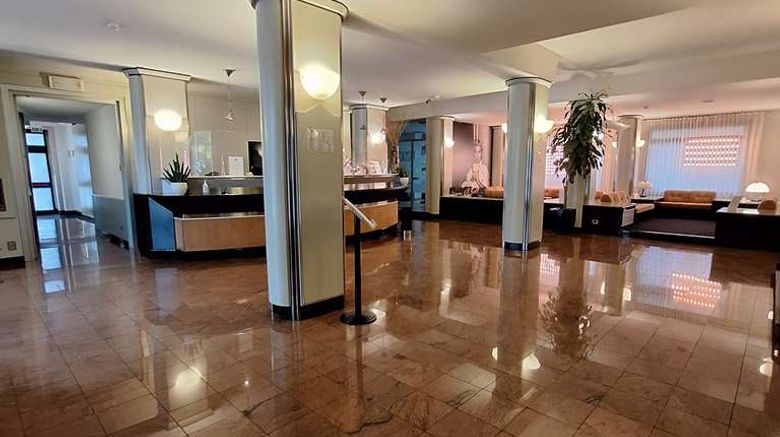 <b>Sure Hotel by Best Western Milano Lobby</b>. Images powered by <a href="https://iceportal.shijigroup.com/" title="IcePortal" target="_blank">IcePortal</a>.