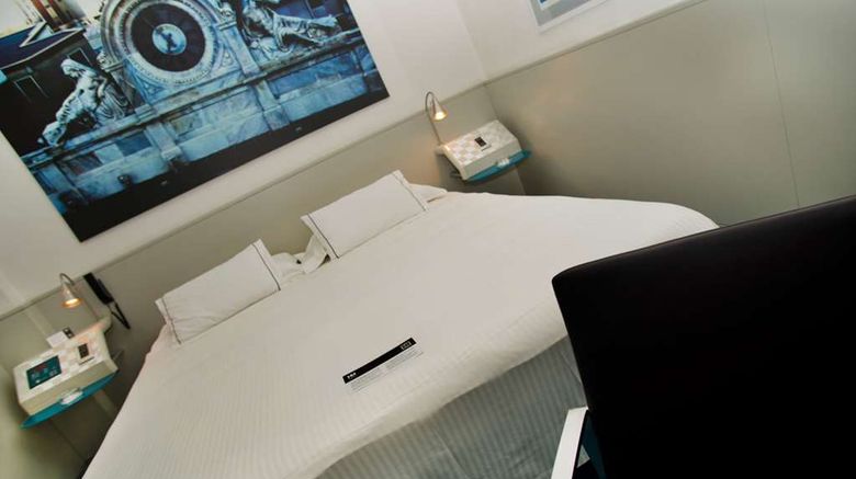 <b>Sure Hotel by Best Western Milano Room</b>. Images powered by <a href="https://iceportal.shijigroup.com/" title="IcePortal" target="_blank">IcePortal</a>.