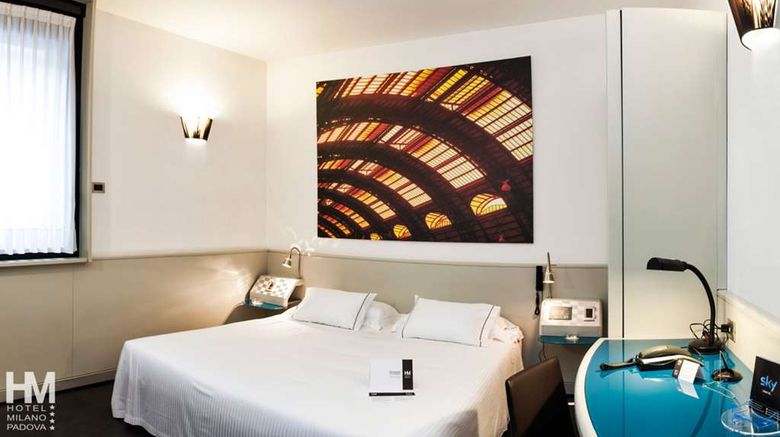 <b>Sure Hotel by Best Western Milano Room</b>. Images powered by <a href="https://iceportal.shijigroup.com/" title="IcePortal" target="_blank">IcePortal</a>.