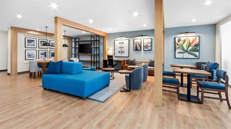 Everhome Suites Yuma Lobby