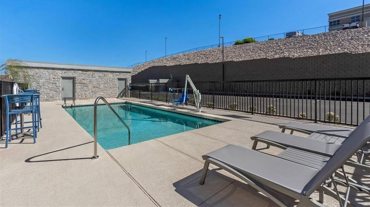 Everhome Suites Yuma Pool