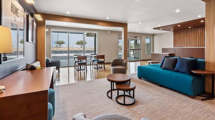 Everhome Suites El Paso Lobby