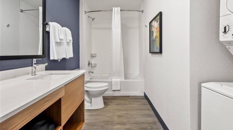 Everhome Suites El Paso Room