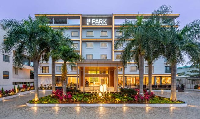 Park Inn & Suites by Radisson Bengaluru Exterior