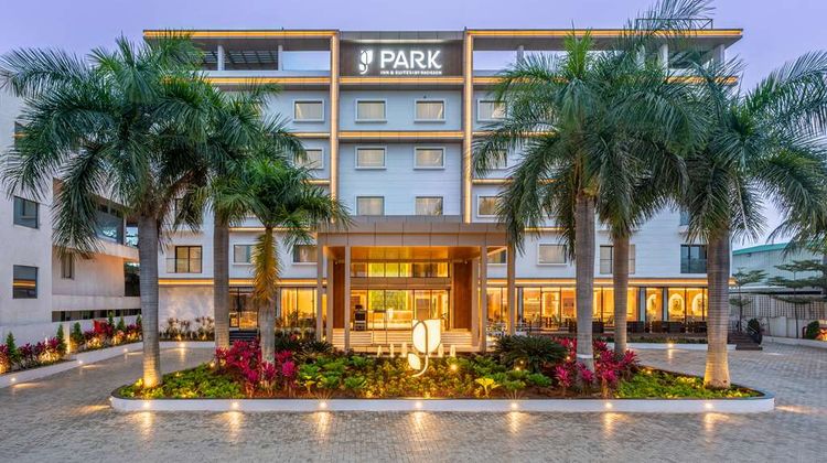 Park Inn & Suites by Radisson Bengaluru Exterior