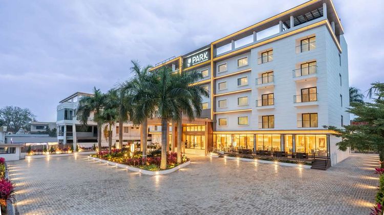 Park Inn & Suites by Radisson Bengaluru Exterior