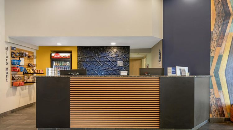 Best Western North I-25 Hotel Lobby