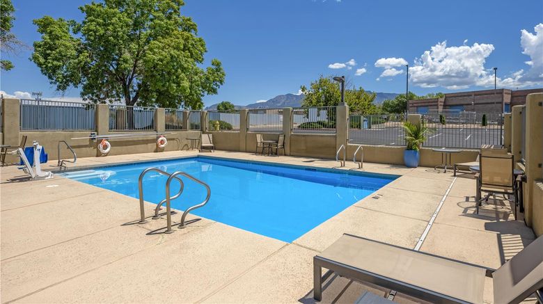 <b>Best Western North I-25 Hotel Pool</b>. Images powered by <a href="https://iceportal.shijigroup.com/" title="IcePortal" target="_blank">IcePortal</a>.