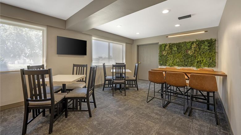 <b>Best Western North I-25 Hotel Restaurant</b>. Images powered by <a href="https://iceportal.shijigroup.com/" title="IcePortal" target="_blank">IcePortal</a>.