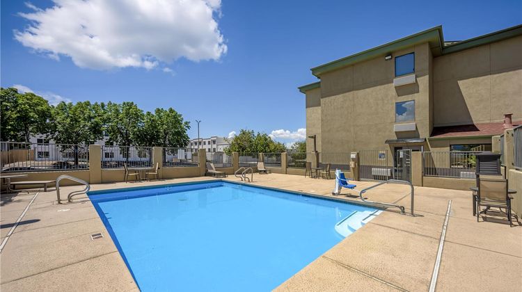 Best Western North I-25 Hotel Pool