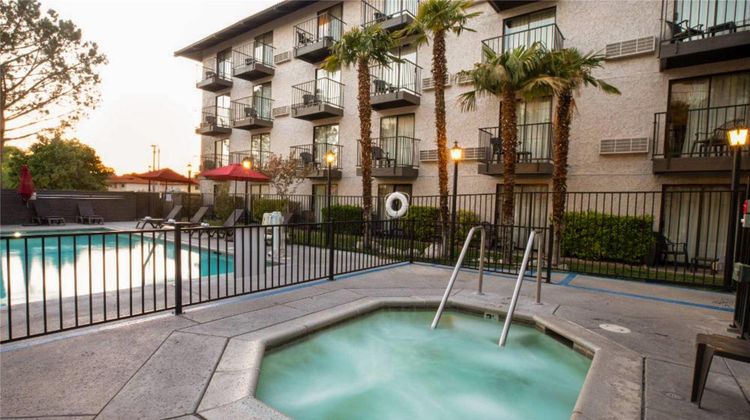 Oxnard Inn Lancaster Pool