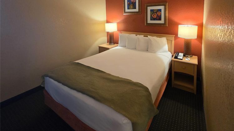 Oxnard Inn Lancaster Suite