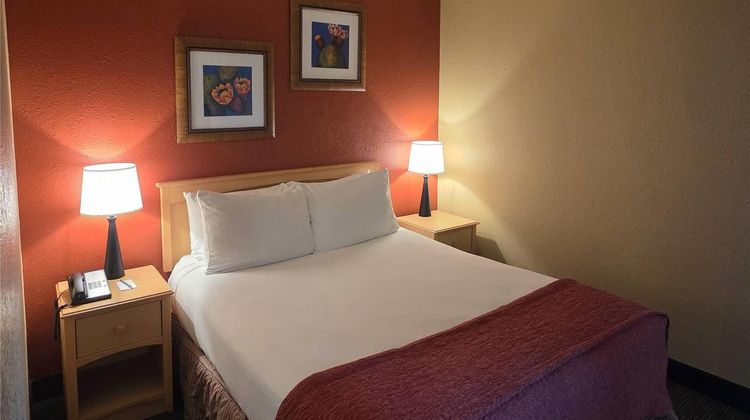 Oxnard Inn Lancaster Suite