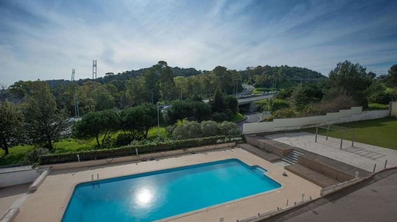 <b>Amazonia Jamor Hotel Pool</b>. Images powered by <a href="https://iceportal.shijigroup.com/" title="IcePortal" target="_blank">IcePortal</a>.