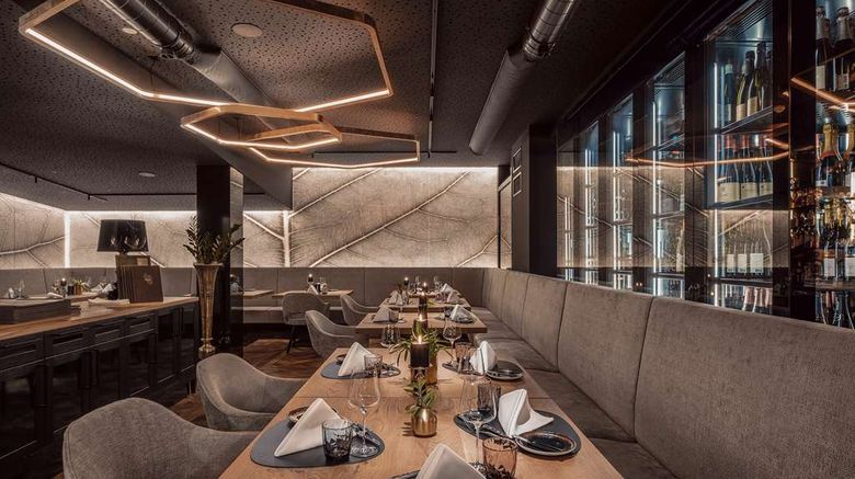 <b>Edelweiss  Der Stern In Den Alpen Restaurant</b>. Images powered by <a href="https://iceportal.shijigroup.com/" title="IcePortal" target="_blank">IcePortal</a>.