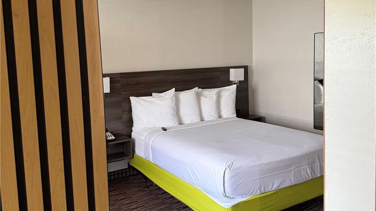 SureStay by Best Western Irving Suite