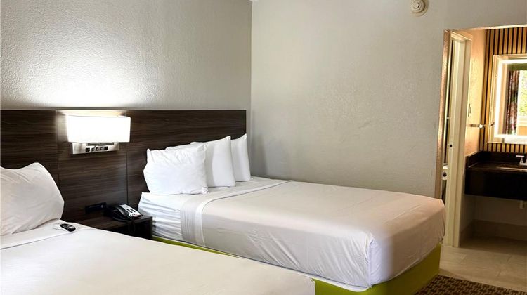 SureStay by Best Western Irving Suite