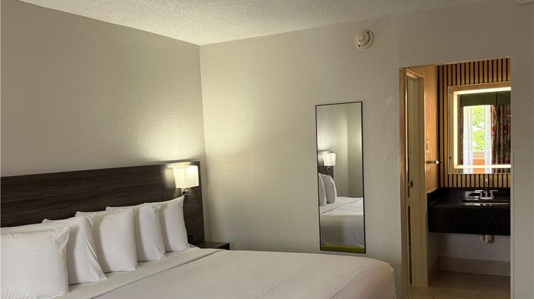 SureStay by Best Western Irving Suite
