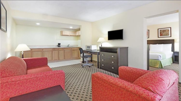 SureStay by Best Western Irving Suite