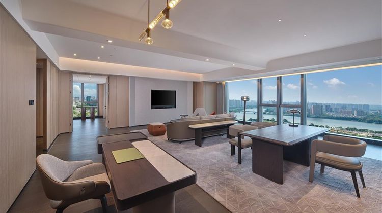 Hilton Huizhou Room