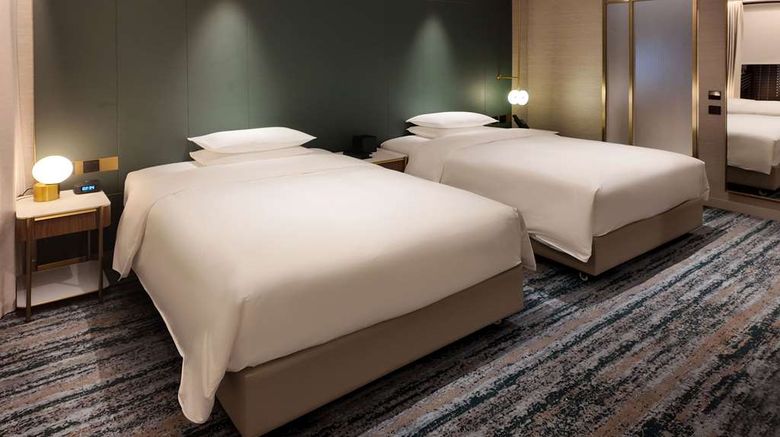 <b>DoubleTree Auckland Albert Street Room</b>. Images powered by <a href="https://iceportal.shijigroup.com/" title="IcePortal" target="_blank">IcePortal</a>.