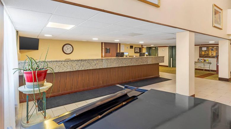 <b>Clarion Hotel Lobby</b>. Images powered by <a href="https://iceportal.shijigroup.com/" title="IcePortal" target="_blank">IcePortal</a>.