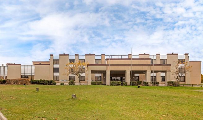 Clarion Hotel Exterior