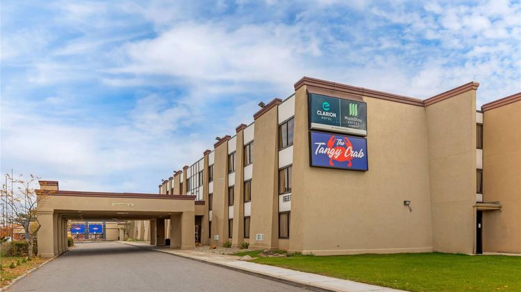 Clarion Hotel Exterior