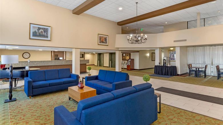 <b>Clarion Hotel Lobby</b>. Images powered by <a href="https://iceportal.shijigroup.com/" title="IcePortal" target="_blank">IcePortal</a>.