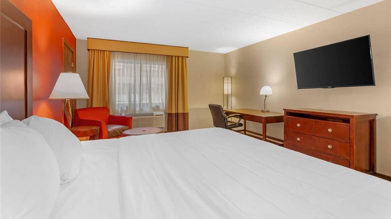 <b>Clarion Hotel Room</b>. Images powered by <a href="https://iceportal.shijigroup.com/" title="IcePortal" target="_blank">IcePortal</a>.