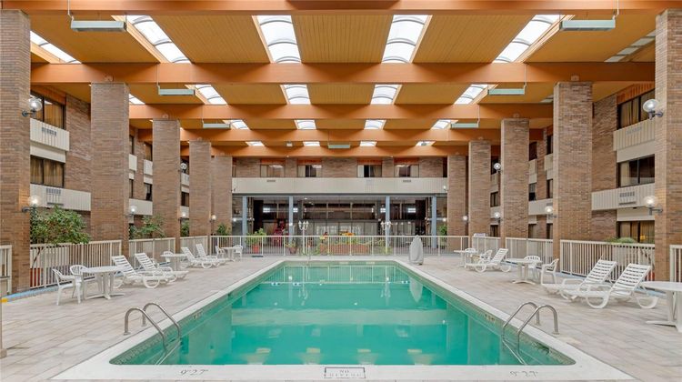 Clarion Hotel Pool