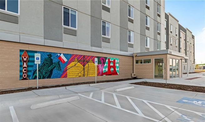 EverHome Suites Waco Exterior