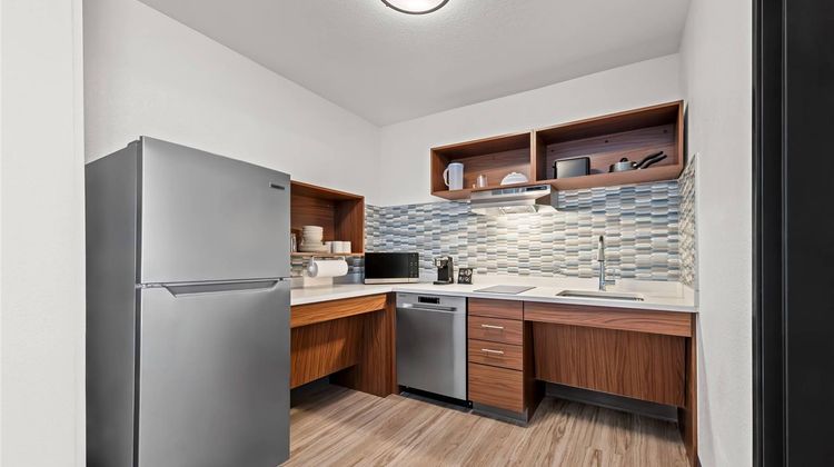 EverHome Suites Waco Room