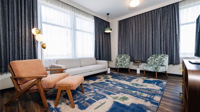 <b>Hotel Rambler Tapestry Room</b>. Images powered by <a href="https://iceportal.shijigroup.com/" title="IcePortal" target="_blank">IcePortal</a>.