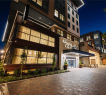 Hotel Rambler Tapestry Exterior