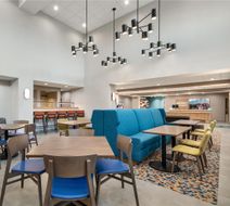 Hampton Inn & Suites Irving DFW Airport Lobby
