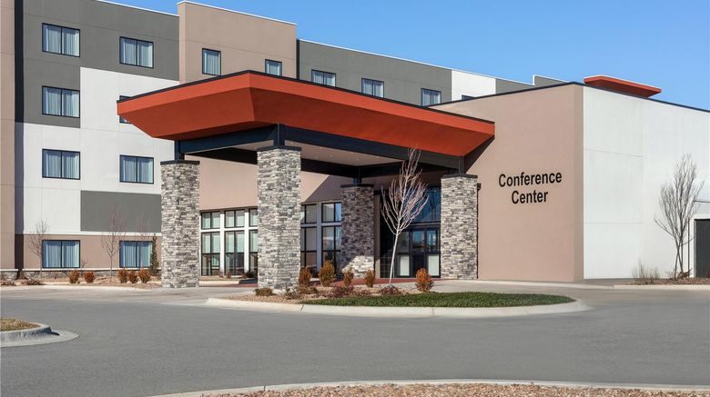 <b>Hilton Garden Inn Wichita Airport Exterior</b>. Images powered by <a href="https://iceportal.shijigroup.com/" title="IcePortal" target="_blank">IcePortal</a>.