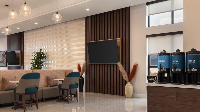 <b>Hilton Garden Inn Wichita Airport Lobby</b>. Images powered by <a href="https://iceportal.shijigroup.com/" title="IcePortal" target="_blank">IcePortal</a>.