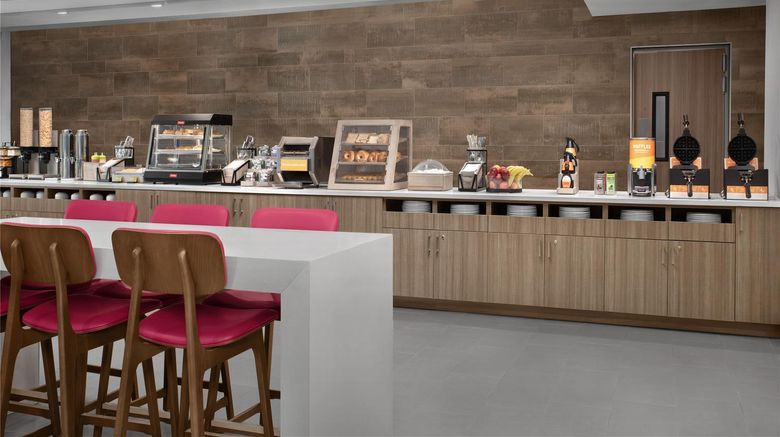 <b>Home2 Suites Weston Restaurant</b>. Images powered by <a href="https://iceportal.shijigroup.com/" title="IcePortal" target="_blank">IcePortal</a>.