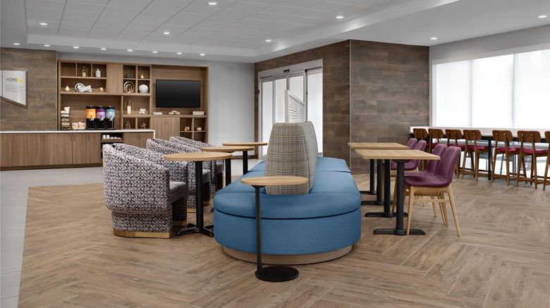 <b>Home2 Suites Weston Lobby</b>. Images powered by <a href="https://iceportal.shijigroup.com/" title="IcePortal" target="_blank">IcePortal</a>.